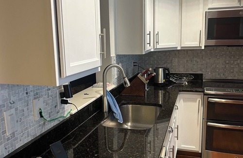 Hedgesville House | Charming 2-bedroom house in lovely Hedgesville with AC, fitness room