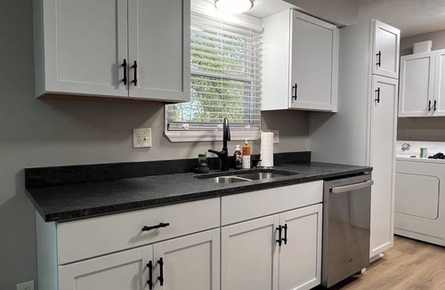 Indianapolis House | Charming 2-bedroom fully fenced house with workstation in fabulous Indianapolis