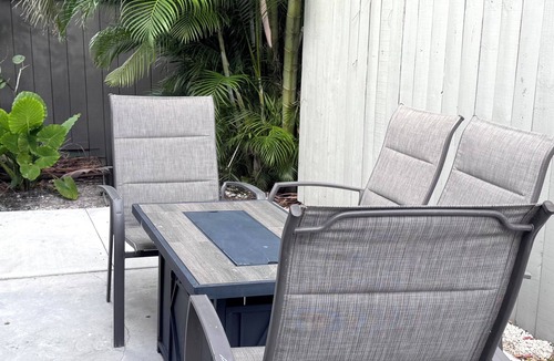 Jensen Beach Cottage | Charming 2 bedroom 2 bath cottage in peaceful Jensen Beach
