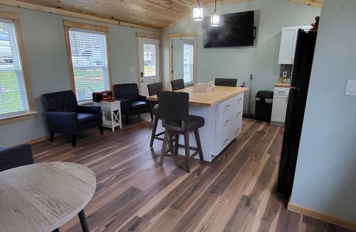 Mammoth Cave House | Charming 2-bedroom, 2 full baths and pet friendly house near Mammoth Cave NP.