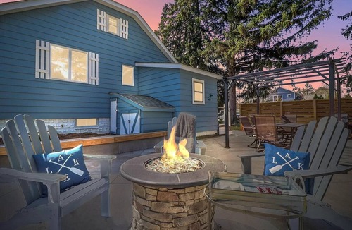 New Buffalo House | Charming 2-bedroom house in delightful New Buffalo with hot tub
