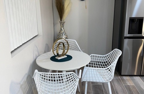 Lower Bal House | Charming 2-bedroom house in San Leandro with WiFi and AC
