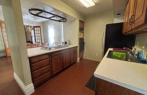 Terre Haute Apartment | Charming 2-bedroom 1st Floor apartment in lovely Terre Haute with WiFi, AC