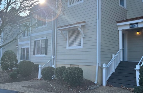 Lackey Condo | Charming 2-bedroom condo in superb Williamsburg with WiFi, fitness room