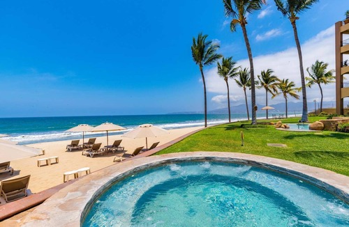 Flamingos Condo | Charming 2-bedroom villa in welcoming Bucerías with WiFi, fitness room