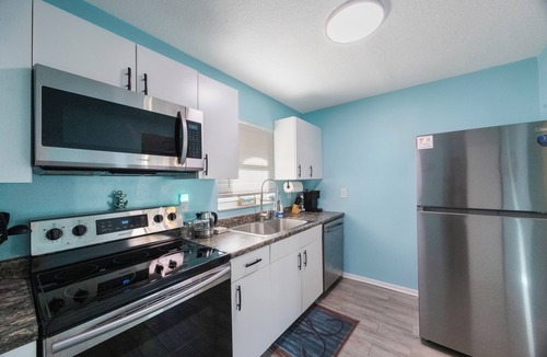 Seminole Villa | Charming 2-bedroom villa in Seminole with pool, WiFi and AC