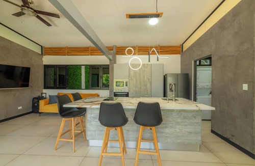 Manzanillo Villa | Charming 2-bedroom villa with AC, pool near Santa Teresa Beach
