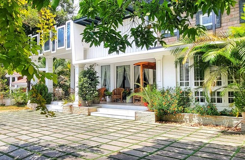 Adimaly Villa | Charming 2-bedroom villa with WiFi, AC in picturesque Munnar