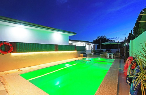Danao Villa | Charming 2-bedroom villa with WiFi, AC in Panglao Bohol