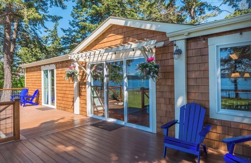 Oak Harbor Cottage | Charming 2-bedroom waterfront cottage overlooking Penn Cove