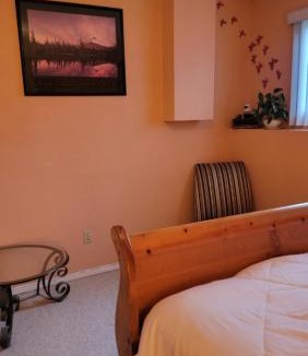 Kamloops Apartment | Charming - 2 bedrooms suite, 1 full bath & family room