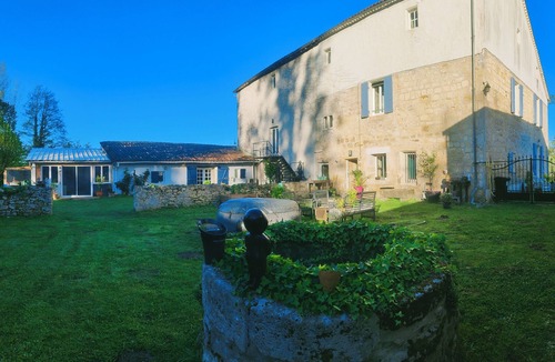Mazeres Apartment | Charming 2-person studio. Access to swimming pool, pets allowed under certain conditions.