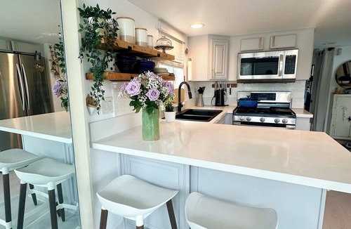 Leucadia House | Charming 2-story cottage - Private Deck AND Balcony with view - ENTIRE HOUSE