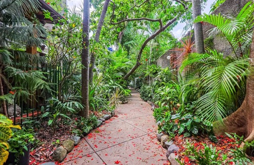 Gascue Villa | Charming 2-story Townhouse in Gazcue, with 2BR, 3 Queen beds & Serene Garden Retreat