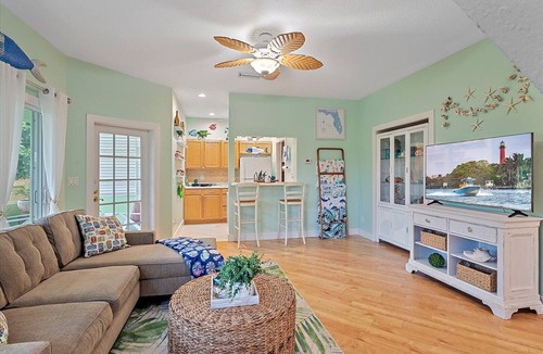 South Venice Apartment | Charming 2 story secluded apartment with gorgeous views in sunny Venice Florida.