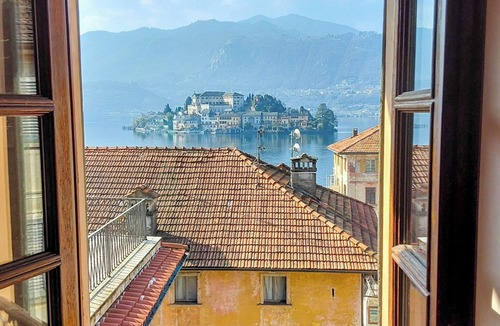 Orta San Giulio Apartment | Charming 2½-room apartment in the heart of the magical old town of Orta San Giulio