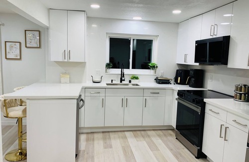 Central District House | Charming 2B&1.5Bathroom with 3 Queens beds in brilliant Seattle
