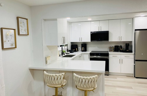Central District House | Charming 2B&1.5Bathroom with 3 Queens beds in brilliant Seattle