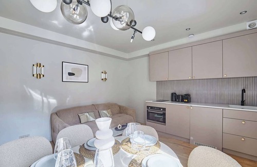 Bercy Apartment | Charming 2BDR AC Le Marais Centre de Paris