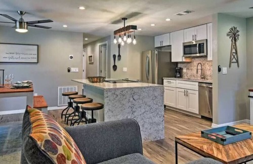South Bradenton Condo | *Charming 2bed 2 bath 6 mins from IMG*