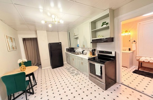 Downtown Rochester House | Charming 2bed w office by University of Rochester, Strong Memorial and hospitals