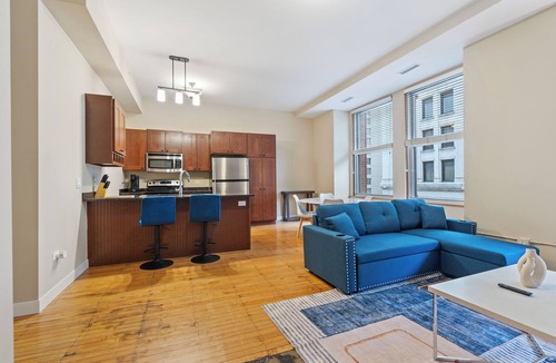 Lowertown Apartment | Charming 2bedroom Apartment in Terrific Downtown St. Paul with Queen BD+Two Full
