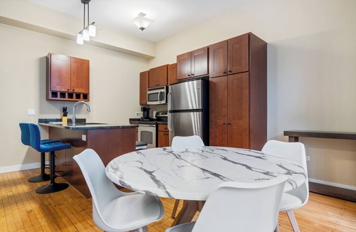 Lowertown Apartment | Charming 2bedroom Apartment in Terrific Downtown St. Paul with Queen BD+Two Full