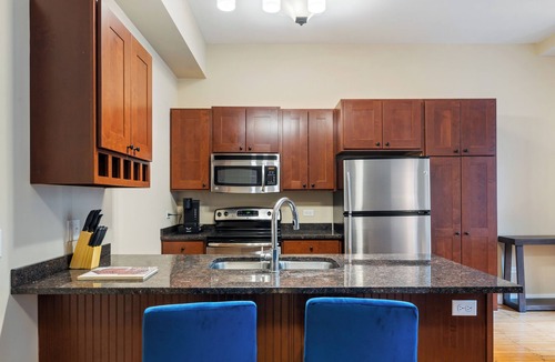 Lowertown Apartment | Charming 2bedroom Apartment in Terrific Downtown St. Paul with Queen BD+Two Full