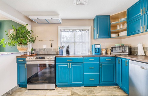 Warrenton House | Charming 2BR/1BA Retreat Near Astoria & Beach