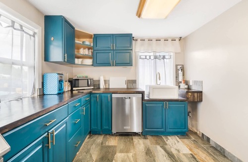 Warrenton House | Charming 2BR/1BA Retreat Near Astoria & Beach
