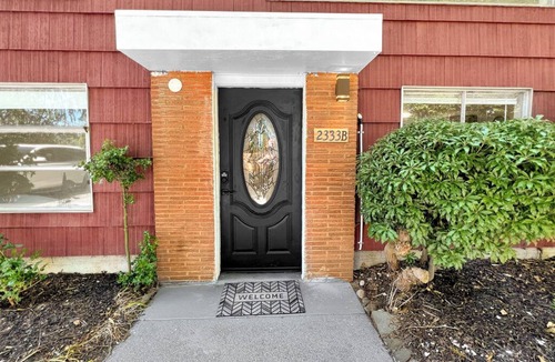 Victory Heights House | Charming 2BR/2BA Home with WiFi & AC near Lake Washington and Uni of Washington