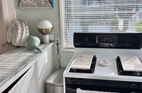 Corona del Mar House | Charming 2BR bungalow-Corona Del Mar in heart of Newport Beach