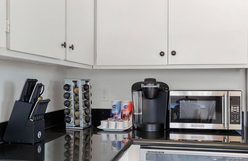 Pacifica Apartment | Charming 2BR Coastal Getaway in Pacifica