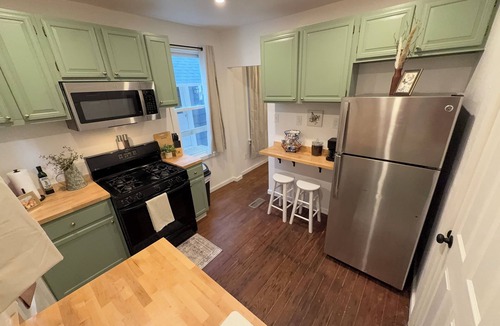 St. Bernard Apartment | Charming 2BR Cottage Apt, Heart of Cincinnati