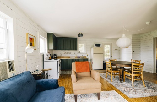 Cavendish Cabin | Charming 2BR Cottage near Cavendish Beach Music Fest, Private Lot, All Amenities