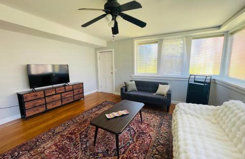 Elkins Park Apartment | Charming 2BR Cottage House in Elkins Park