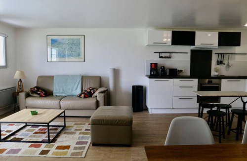 Urt Apartment | Charming 2BR Garden Apt with Pool Access near Basque Coast & Bayonne