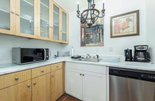 Harleston Village Apartment | Charming 2BR Historic Kitchen House Steps from Colonial Lake & King Street