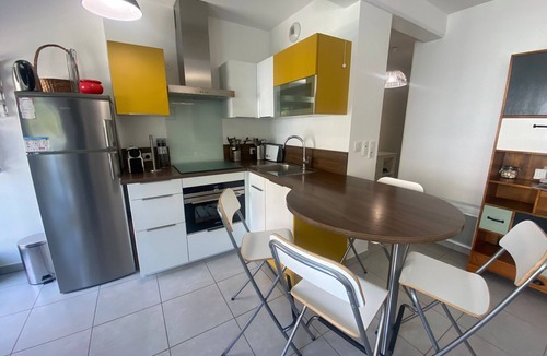Arcachon Apartment | Charming 2BR in Central Arcachon with Parking, WiFi & Balcony
