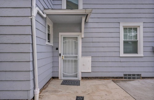 Shaker Heights Apartment | Charming 2BR Top Floor Retreat Near Cleveland Clinic & Downtown