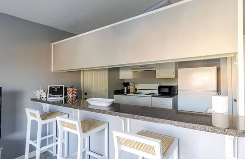 Thomas Drive House | Charming 2BR/2BA Panama City Beach vacation home near white-sand beaches, Ripley’s, Frank Brown Park, and top restaurants. Enjoy comfort, convenience, and easy access to family fun, shopping, and coastal adventures in the heart of PCB.