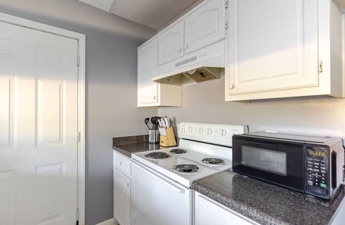 Thomas Drive House | Charming 2BR/2BA Panama City Beach vacation home near white-sand beaches, Ripley’s, Frank Brown Park, and top restaurants. Enjoy comfort, convenience, and easy access to family fun, shopping, and coastal adventures in the heart of PCB.