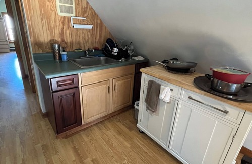 Ludlow Villa | Charming 2BR villa with WiFi, in downtown Yonkers. 25 min from Time Square