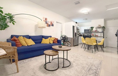 Liberty City House | Charming 2BR w/Housemate