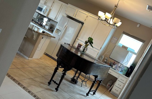 Skyborne House | Charming 3-bedrm house 2 1/2 bath 2 car garage in Desert gated community.