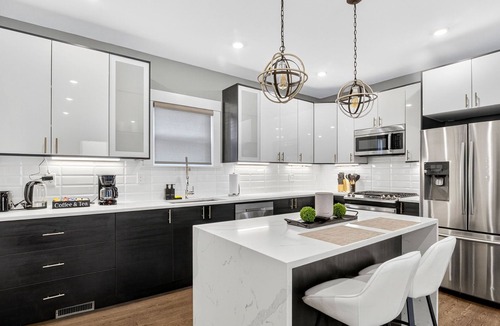 East Somerville House | Charming 3 Bdr Retreat in the Heart of Somerville