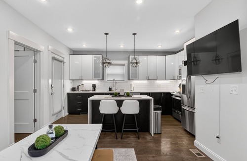 East Somerville House | Charming 3 Bdr Retreat in the Heart of Somerville
