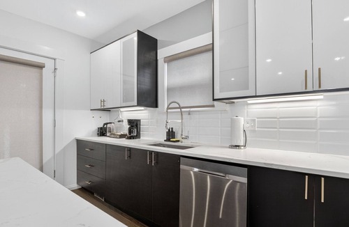 East Somerville House | Charming 3 Bdr Retreat in the Heart of Somerville