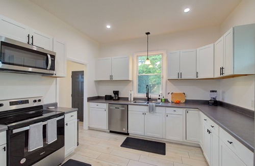 Spartanburg House | Charming 3 bdrm, 2 ba house with fence centrally located to everything, I85, I26