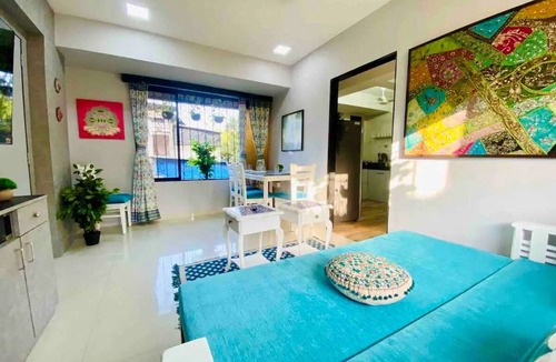 Ranwar Apartment | Charming 3 Bed 2 Bath in Bandra West with Balconyn